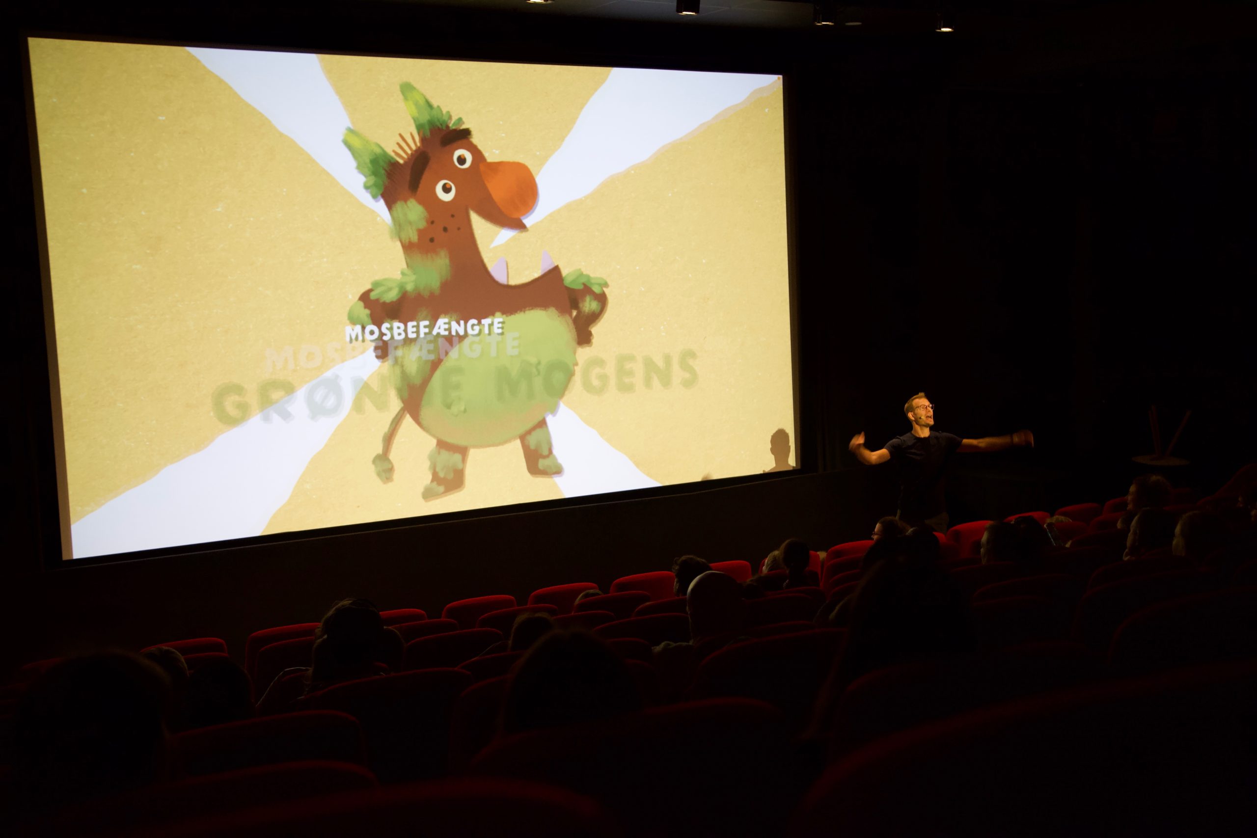 Hop, klap, lyt2 - biograf- Mathias amok til første cinema show på buster film festival